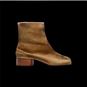 Suede Tabi Boots